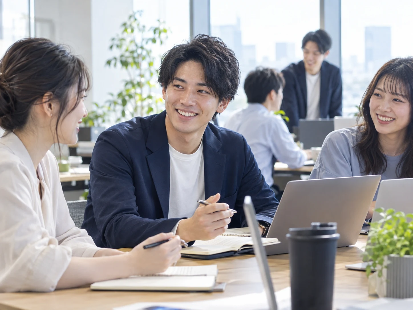営業の仕事をする様子（イメージ）